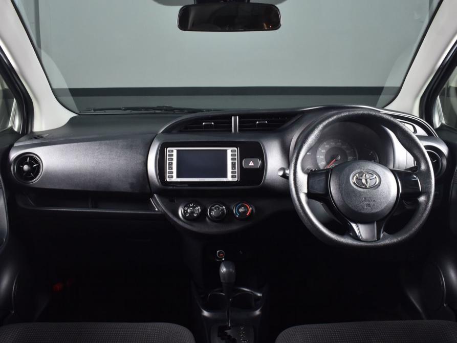 Toyota Vitz III (XP130) Рестайлинг 2 Кемерово  - изображение 9