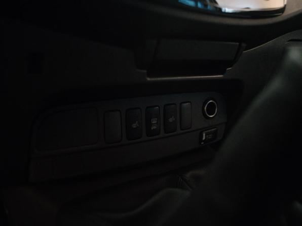 Toyota Hilux VII Рестайлинг с пробегом 2012 года, цена 1 915 000 рублей, 294283 км, пикап, Автокод Объявления