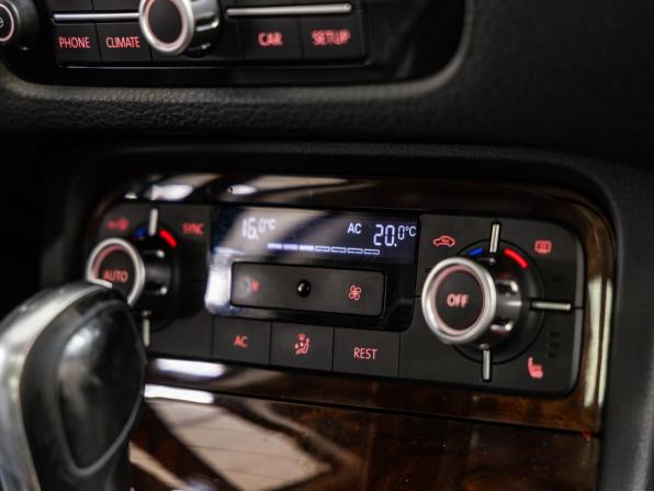 Volkswagen Touareg II с пробегом 2013 года, цена 1 750 000 рублей, 285363 км, внедорожник, Автокод Объявления
