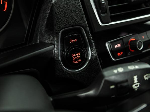 BMW 1 серии II (F20/F21) Рестайлинг с пробегом 2017 года, цена 1 749 700 рублей, 111987 км, хэтчбек, Автокод Объявления