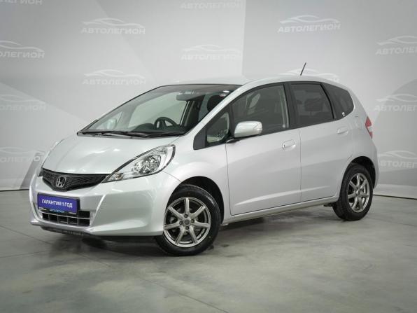 Honda Fit II с пробегом 2013 года, цена 1 040 000 рублей, 57000 км, хэтчбек, Автокод Объявления