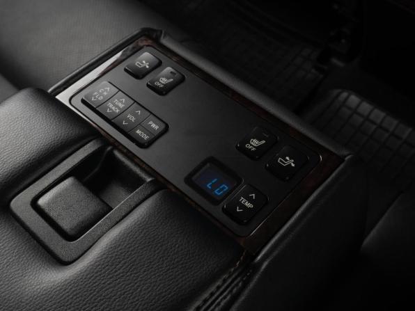 Toyota Camry VII (XV50) Рестайлинг с пробегом 2015 года, цена 2 199 000 рублей, 207333 км, седан, Автокод Объявления