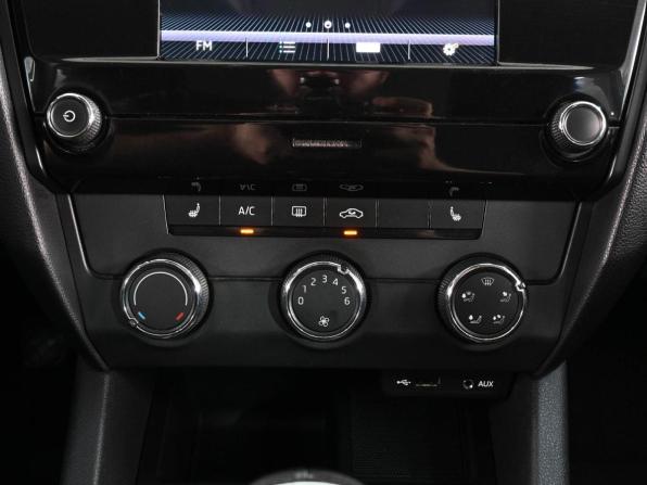 Skoda Octavia III (A7) Рестайлинг с пробегом 2017 года, цена 1 439 000 рублей, 222807 км, лифтбек, Автокод Объявления