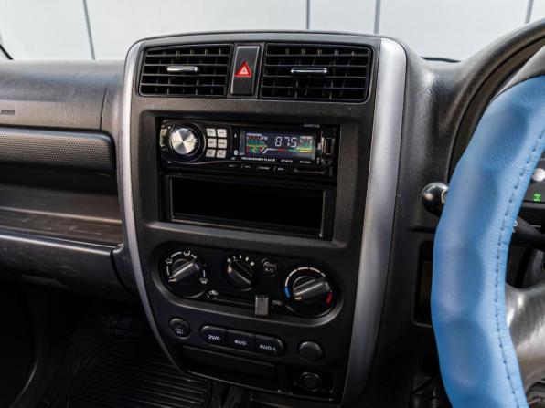 Suzuki Jimny III Рестайлинг 1 с пробегом 2007 года, цена 860 000 рублей, 75617 км, внедорожник, Автокод Объявления