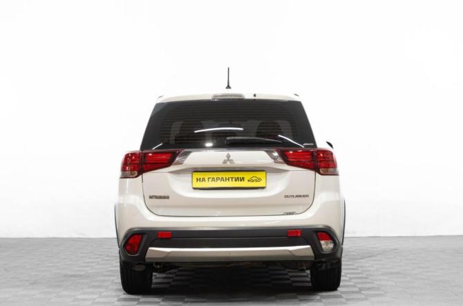 Mitsubishi Outlander III Рестайлинг 2 с пробегом 2015 года, цена 1 599 000 рублей, 210000 км, внедорожник, Автокод Объявления