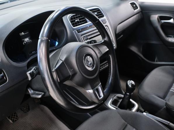 Volkswagen Polo V Рестайлинг с пробегом 2015 года, цена 1 020 000 рублей, 116687 км, седан, Автокод Объявления