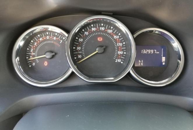 Renault Sandero II с пробегом 2015 года, цена 800 000 рублей, 132997 км, хэтчбек, Автокод Объявления