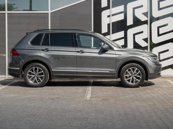 Volkswagen Tiguan II Рестайлинг с пробегом 2021 года, цена 2 365 000 рублей, 139480 км, внедорожник, Автокод Объявления