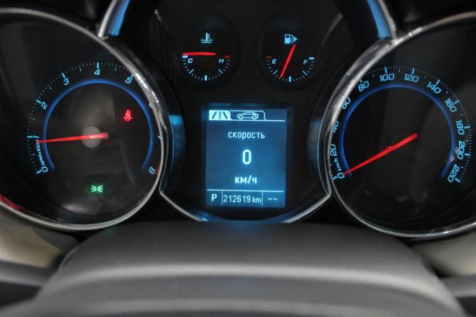 Chevrolet Cruze I Рестайлинг с пробегом 2013 года, цена 799 000 рублей, 211000 км, хэтчбек, Автокод Объявления
