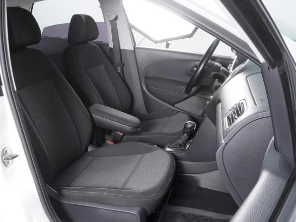 Volkswagen Polo V Рестайлинг с пробегом 2016 года, цена 1 030 000 рублей, 139806 км, седан, Автокод Объявления