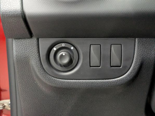 Renault Sandero II Рестайлинг с пробегом 2021 года, цена 1 590 000 рублей, 22038 км, хэтчбек, Автокод Объявления