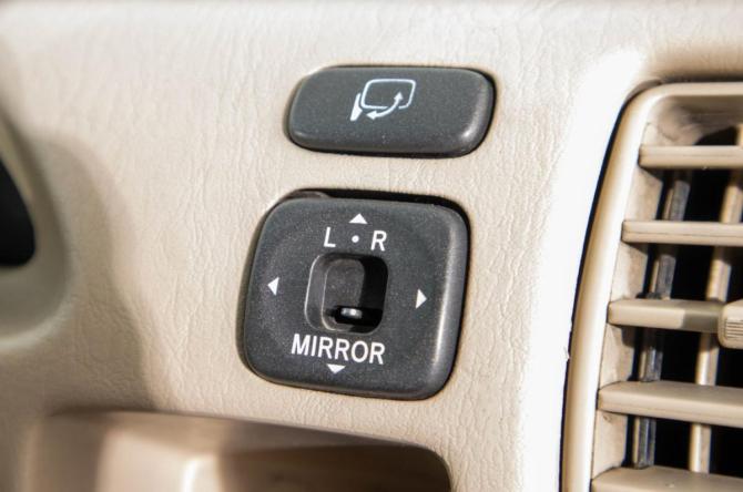 Toyota Vista V (V50) с пробегом 2000 года, цена 399 000 рублей, 290000 км, седан, Автокод Объявления
