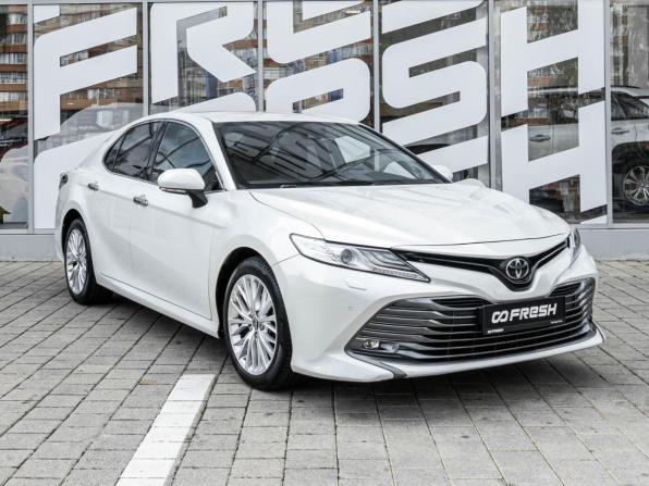 Toyota Camry VIII (XV70)