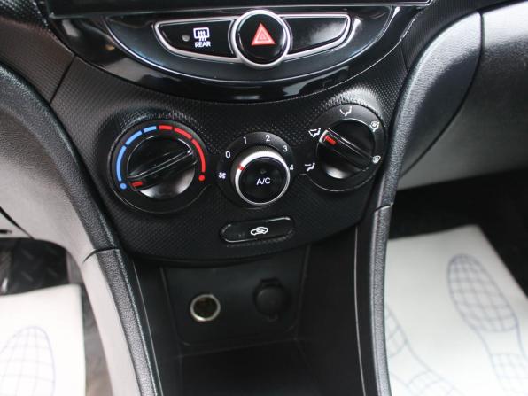 Hyundai Solaris I с пробегом 2014 года, цена 568 000 рублей, 203500 км, седан, Автокод Объявления