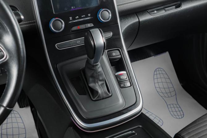 Renault Scenic III с пробегом 2018 года, цена 1 859 000 рублей, 180000 км, компактвэн, Автокод Объявления