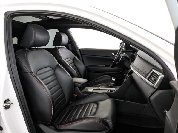 Kia Optima IV Рестайлинг с пробегом 2018 года, цена 2 070 000 рублей, 127244 км, седан, Автокод Объявления
