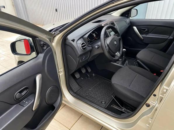 Renault Sandero II с пробегом 2016 года, цена 775 000 рублей, 102927 км, хэтчбек, Автокод Объявления