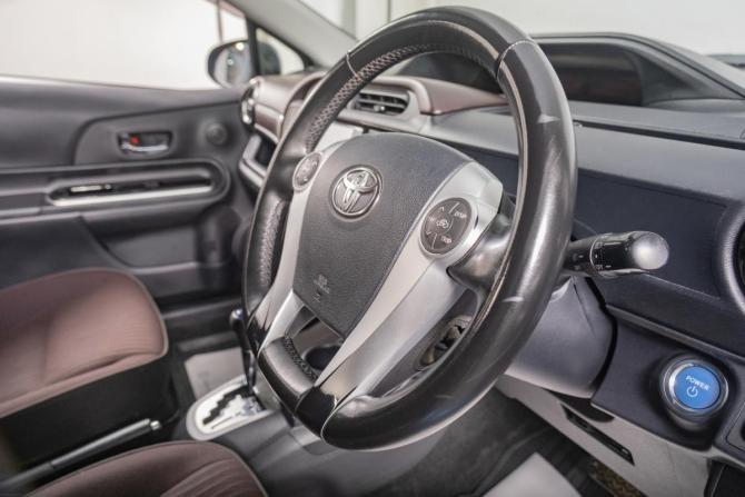 Toyota Aqua I Рестайлинг с пробегом 2016 года, цена 999 000 рублей, 157253 км, хэтчбек, Автокод Объявления