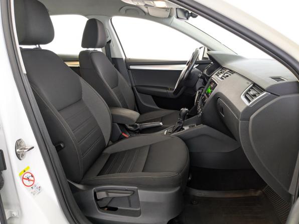Skoda Octavia III (A7) Рестайлинг с пробегом 2020 года, цена 1 680 000 рублей, 133830 км, лифтбек, Автокод Объявления