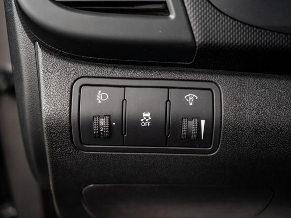 Hyundai Solaris I с пробегом 2012 года, цена 940 000 рублей, 135796 км, хэтчбек, Автокод Объявления