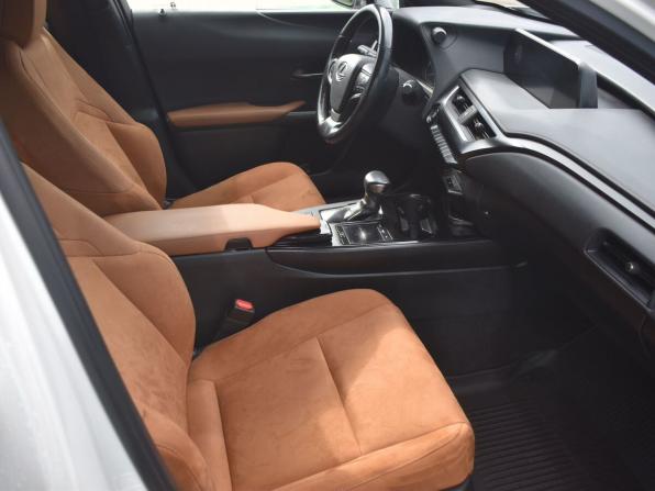Lexus UX I с пробегом 2019 года, цена 2 720 000 рублей, 36823 км, внедорожник, Автокод Объявления