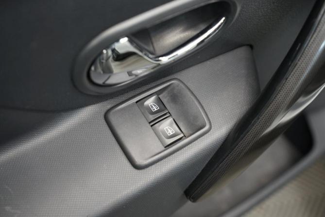 Renault Logan II Рестайлинг с пробегом 2020 года, цена 1 164 000 рублей, 108000 км, седан, Автокод Объявления