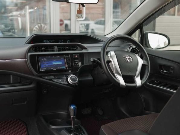 Toyota Aqua I Рестайлинг с пробегом 2016 года, цена 940 000 рублей, 178297 км, хэтчбек, Автокод Объявления