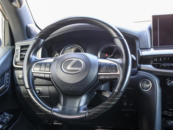 Lexus LX III Рестайлинг 2 с пробегом 2020 года, цена 9 700 000 рублей, 186717 км, внедорожник, Автокод Объявления