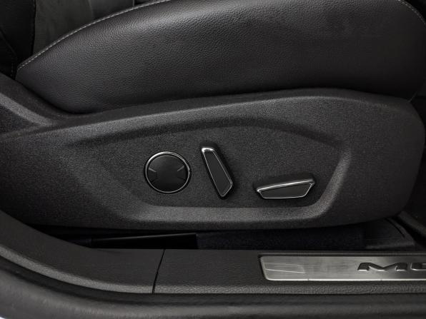 Ford Mondeo V с пробегом 2018 года, цена 1 940 000 рублей, 105357 км, седан, Автокод Объявления