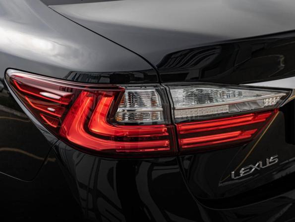Lexus ES VI Рестайлинг с пробегом 2016 года, цена 3 290 000 рублей, 95735 км, седан, Автокод Объявления
