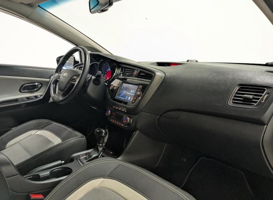 Kia Ceed II Рестайлинг Санкт-Петербург  - изображение 11
