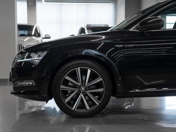 Skoda Superb III Рестайлинг с пробегом 2025 года, цена 3 275 000 рублей, 50 км, лифтбек, Автокод Объявления