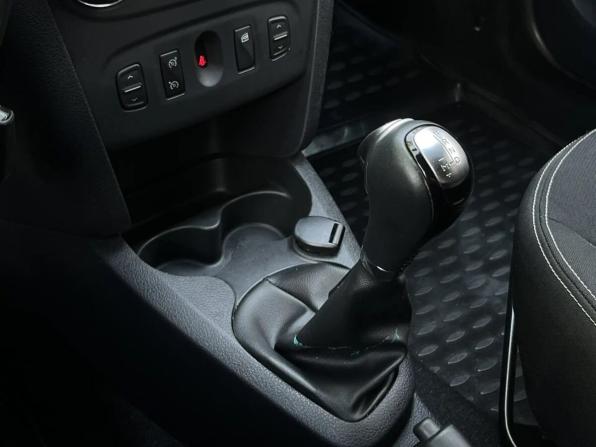 Renault Sandero II с пробегом 2017 года, цена 948 000 рублей, 115331 км, хэтчбек, Автокод Объявления