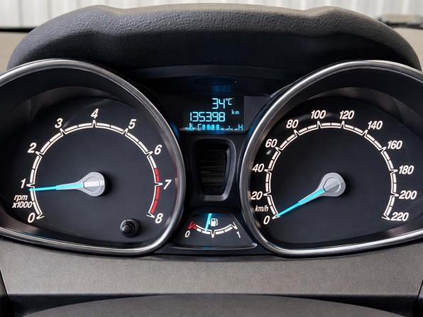 Ford Fiesta Mk6 Рестайлинг с пробегом 2017 года, цена 867 000 рублей, 135400 км, седан, Автокод Объявления