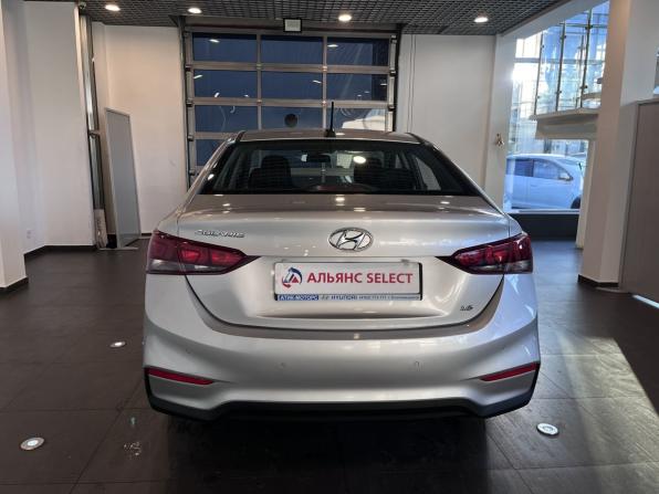 Hyundai Solaris II с пробегом 2017 года, цена 1 270 000 рублей, 131776 км, седан, Автокод Объявления