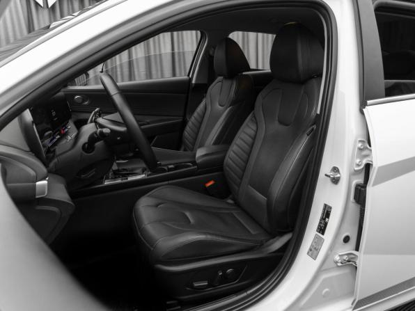 Hyundai Elantra VII (CN7) с пробегом 2021 года, цена 2 440 000 рублей, 59469 км, седан, Автокод Объявления