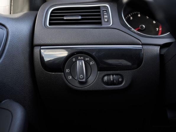 Volkswagen Jetta VI Рестайлинг с пробегом 2018 года, цена 1 349 000 рублей, 180671 км, седан, Автокод Объявления