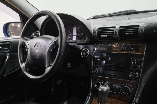 Mercedes-Benz C-Класс II (W203) Рестайлинг с пробегом 2005 года, цена 699 000 рублей, 423000 км, седан, Автокод Объявления