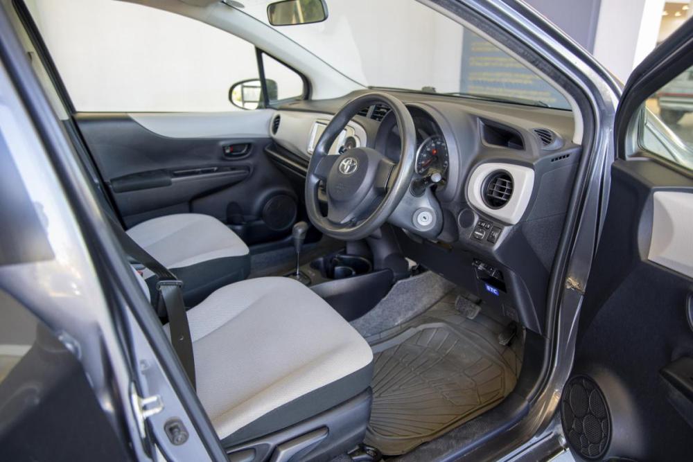 Toyota Vitz III (XP130) Ростов-на-Дону  - изображение 15