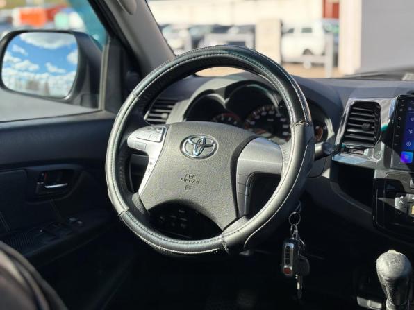 Toyota Hilux VII Рестайлинг с пробегом 2014 года, цена 2 600 000 рублей, 251639 км, пикап, Автокод Объявления