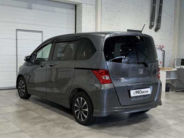 Honda Freed I с пробегом 2010 года, цена 950 000 рублей, 170440 км, компактвэн, Автокод Объявления
