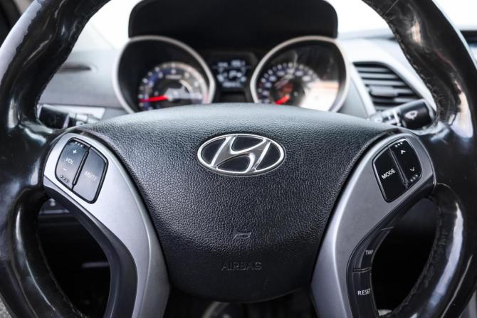 Hyundai Elantra V (MD) Рестайлинг с пробегом 2015 года, цена 949 000 рублей, 198452 км, седан, Автокод Объявления