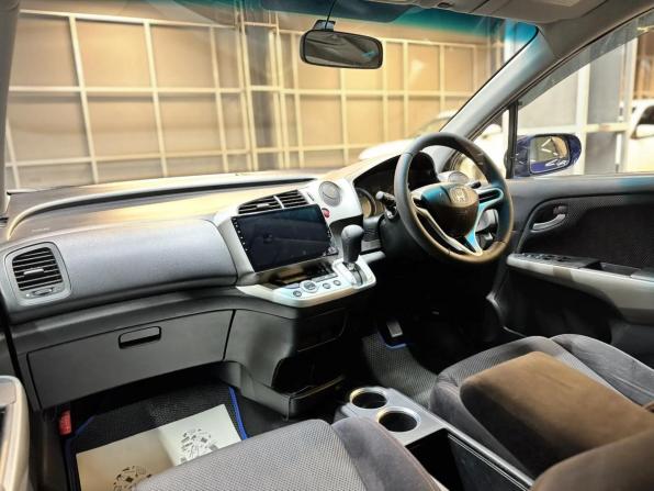 Honda Stream II Рестайлинг с пробегом 2010 года, цена 927 000 рублей, 189000 км, минивэн, Автокод Объявления