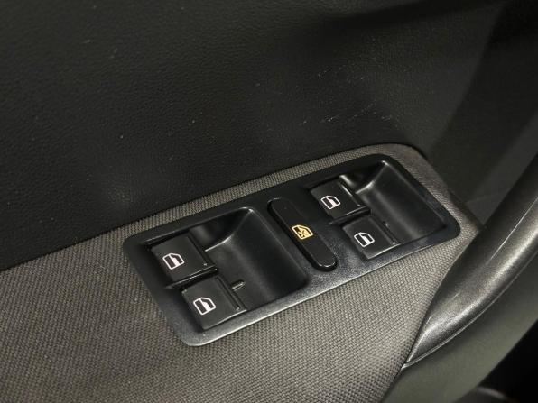 Volkswagen Polo V Рестайлинг с пробегом 2019 года, цена 1 130 000 рублей, 143736 км, седан, Автокод Объявления