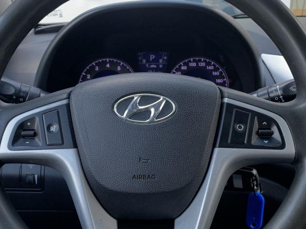 Hyundai Solaris I с пробегом 2012 года, цена 739 000 рублей, 260581 км, седан, Автокод Объявления