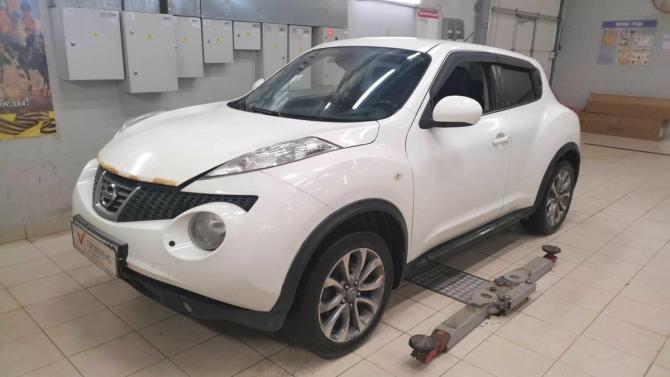 Nissan Juke I с пробегом 2013 года, цена 950 000 рублей, 214150 км, внедорожник, Автокод Объявления
