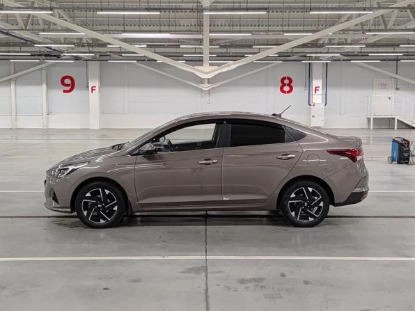 Hyundai Solaris II Рестайлинг с пробегом 2022 года, цена 1 825 000 рублей, 117231 км, седан, Автокод Объявления