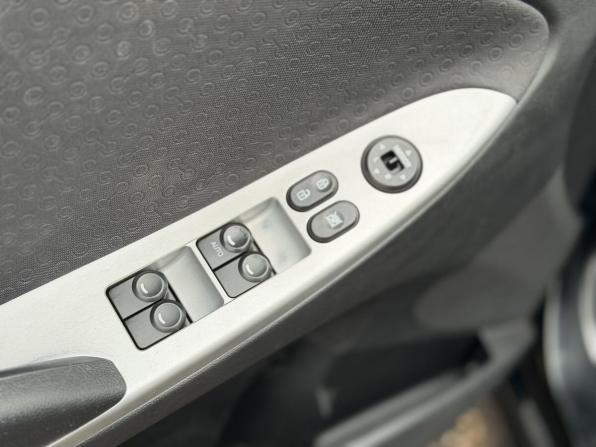 Hyundai Solaris I с пробегом 2013 года, цена 615 000 рублей, 161800 км, хэтчбек, Автокод Объявления