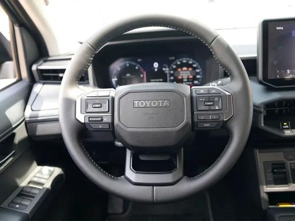Новый Toyota Hilux IX 2026 года, цена 9 490 000 рублей, offers.body_type.unknown, Автокод Объявления