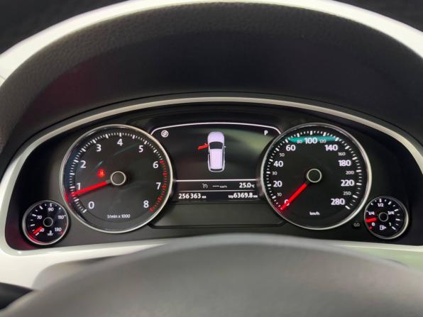 Volkswagen Touareg II с пробегом 2013 года, цена 1 820 000 рублей, 256356 км, внедорожник, Автокод Объявления